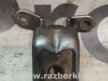 Петля двери для Nissan X-Trail T30 (2001-2008) Киев 804018H700
