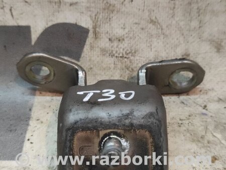 Петля двери задняя правая для Nissan X-Trail T30 (2001-2008) Киев 824008H700