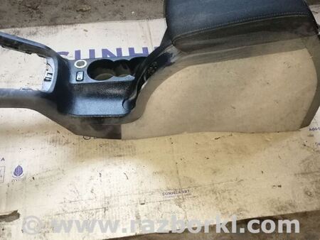 Подлокотник для Skoda Octavia A5 Киев 1Z08642072AW