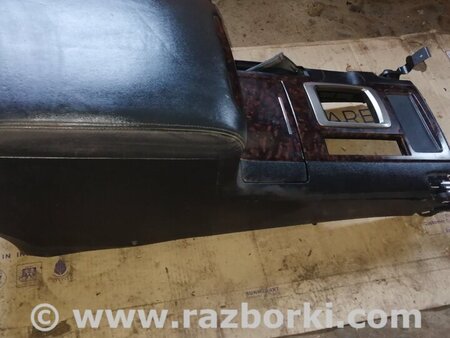 Подлокотник для Toyota Land Cruiser 200 Киев 5890160620C0