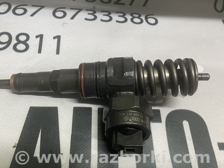 Форсунка топливная для Audi (Ауди) A3 (все модели 8L, 8P, 8V) Львов 038130073AA