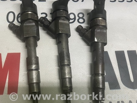Форсунка топливная для Opel Vivaro Львов 0445110021, 7700111014