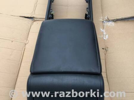 Подлокотник для Volkswagen Touareg  (10-17) Киев 7P1863241, 7P1863243