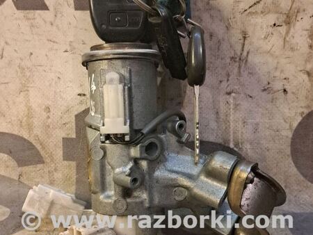 Замок зажигания для Toyota RAV-4 (00-05) Киев 4528042100