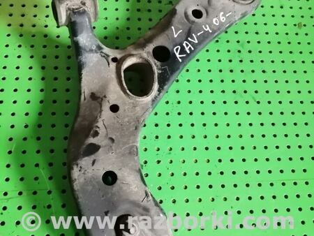 Рычаг нижний передний левый для Toyota RAV-4 (05-12) Киев 4806942050