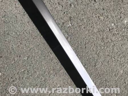 Молдинг двери для Honda Civic 4D Киев 75303SNAA01