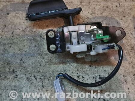 Замок стекла крышки багажника для Honda CR-V (02-06) Киев 74805S9A003