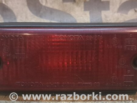 Противотуманка задняя для Toyota RAV-4 (00-05) Киев 8122042030
