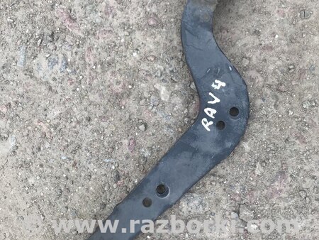 Рычаг задний поперечный для Toyota RAV-4 (15-18) Киев 48770-42040