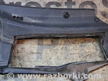 Пластик под лобовое стекло (Жабо) для Toyota RAV-4 (00-05) Киев 5578442021