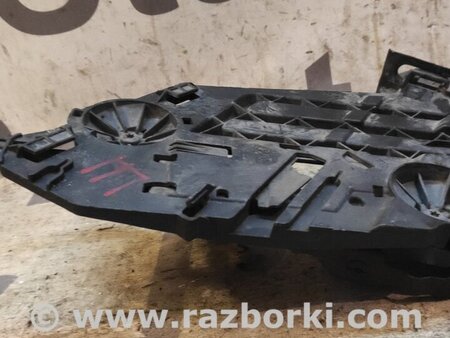 Площадка под аккумулятор для Skoda Octavia A5 Киев 1K0915333H