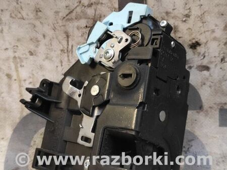 Замок двери задней правой для Skoda Octavia A5 Киев 7L0839016D