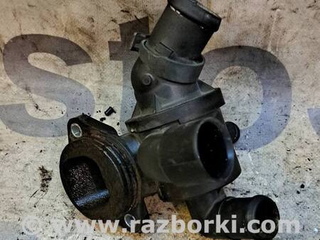 Корпус термостата для Skoda Octavia A5 Киев 03L121111S