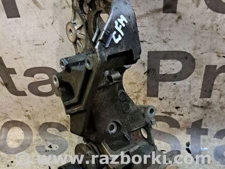 Кронштейн крепления генератора для Skoda Octavia A5 Киев 03L903139Q