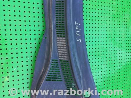Пластик под лобовое стекло для Suzuki Swift Киев 7233062J205PK