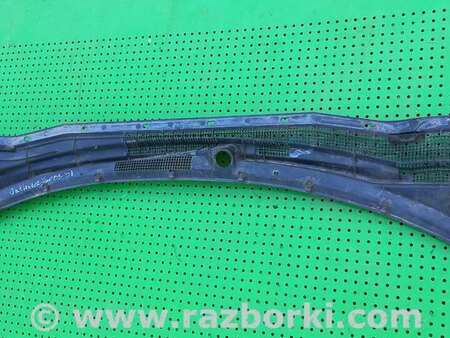 Пластик под лобовое стекло для Mitsubishi Outlander Киев MR971425