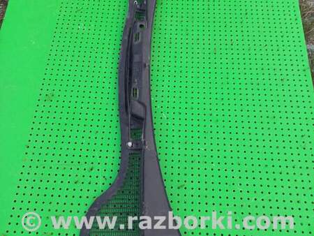 Пластик под лобовое стекло для Skoda Octavia A5 Киев 1Z1819415FB41