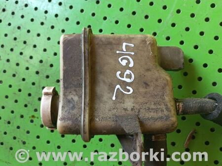 Бачок гидроусилителя для Mitsubishi Carisma Киев MR130654