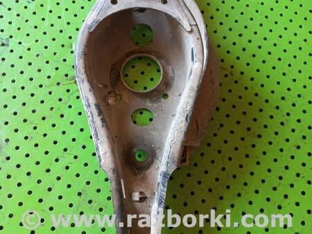 Рычаг задний нижний левый для Toyota RAV-4 (05-12) Киев 4874042010