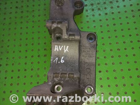 Кронштейн крепления генератора для Skoda Octavia Киев 06A903143P