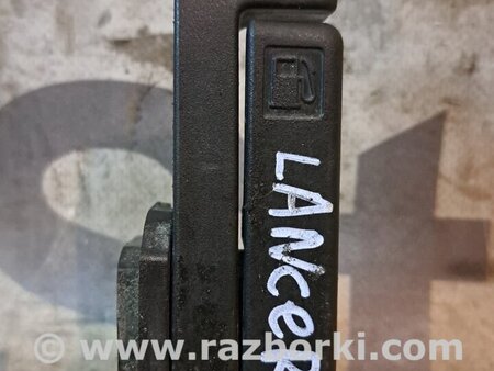 Ручка открывания лючка бензобака для Mitsubishi Lancer X 10 (08-17) Киев 5930A005
