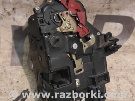 Замок задней левой двери для Audi (Ауди) A8 D3 (07.2002-10.2009) Киев 4E0839015