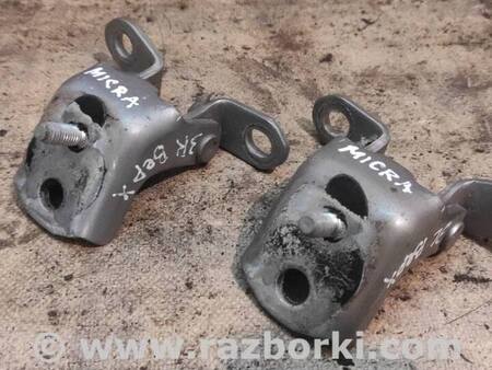 Петля задней правой двери верхняя для Nissan Micra K12 (2002-2010) Киев 824002F030