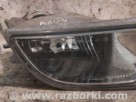 Противотуманная фара правая для Toyota RAV-4 (00-05) Киев 8121142020