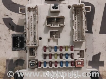 Блок предохранителей для Toyota RAV-4 (00-05) Киев 8273142010