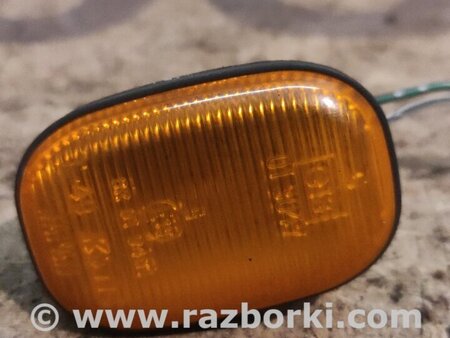 Повторитель поворота в крыло для Toyota RAV-4 (00-05) Киев 8173117051