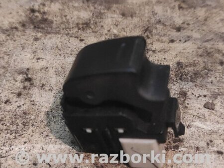 Кнопка стеклоподъемника дверная для Toyota RAV-4 (00-05) Киев 8481012080
