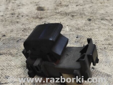 Кнопка стеклоподъемника дверная для Toyota RAV-4 (05-12) Киев 8481052030