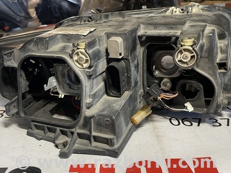 Фара передняя левая для Audi (Ауди) A4 B6 - 8E5, 8EC (11.2000-11.2004) Львов 8E0941003S