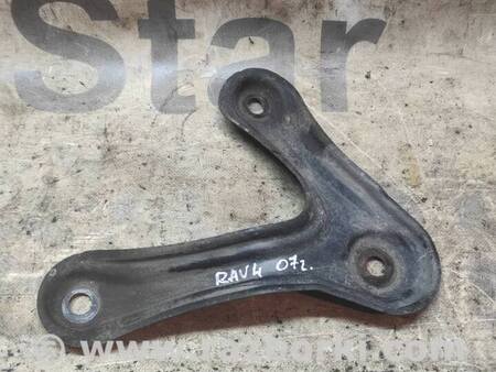 Кронштейн передней балки правый для Toyota RAV-4 (05-12) Киев 5225742010