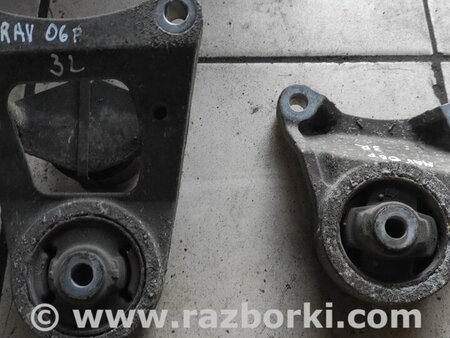 Кронштейн заднего редуктора для Toyota RAV-4 (05-12) Киев 5238042110