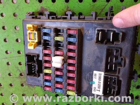 Блок предохранителей для Nissan Almera Classic Киев 5196031250