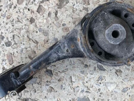 Опора двигателя правая для Toyota Highlander (13-19) Киев 123630-P210
