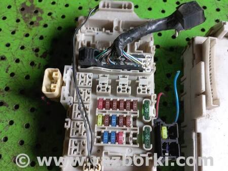 Блок предохранителей для Mitsubishi Outlander Киев MR952263