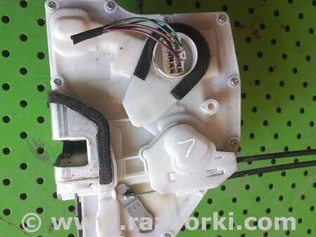 Замок двери передний левый для Suzuki SX4 Киев 82202-80J32	