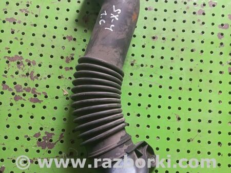 Патрубок воздушный для Suzuki SX4 Киев 1376679J00