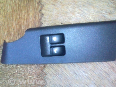 Кнопка стеклоподъемника дверная для Chevrolet Aveo 3 T300 (10.2011-09.2015) Киев 96652187