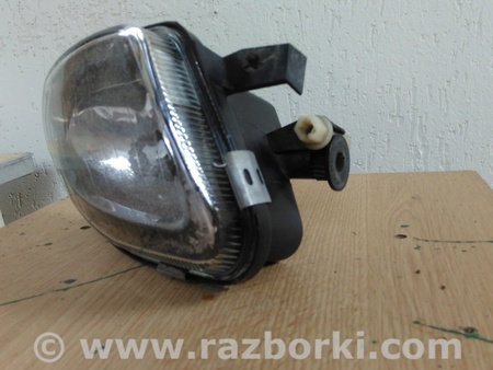 Противотуманная фара правая для Mercedes-Benz E-CLASS W211 (02-09) Киев