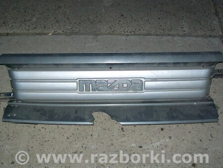 Декоративная панель передняя для Mazda E2200 Киев