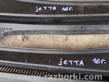 Накладка лобового стекла левая для Volkswagen Jetta (все года выпуска + USA) Ковель