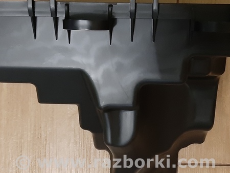 Крышка корпуса воздушного фильтра низ для Mazda 3 BM (2013-...) (III) Киев PE01133AY