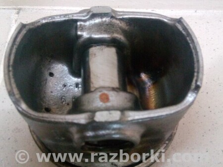 Поршень для Volkswagen Caddy 3 (2003-2020) Киев 038107065JB001