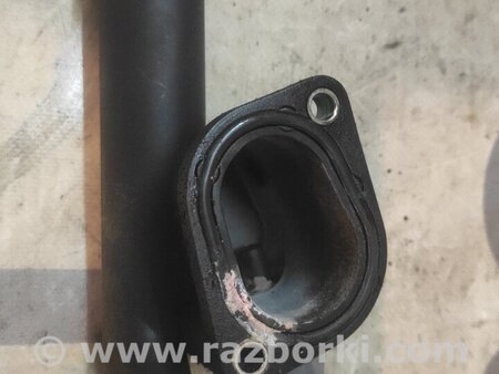 Фланец (тройник) системы охлаждения для Volkswagen Caddy 3 (2003-2020) Киев 038121132D
