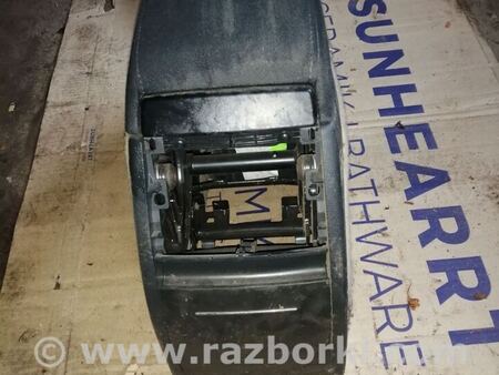 Подлокотник для Skoda Octavia A5 Киев 1Z08642072AW