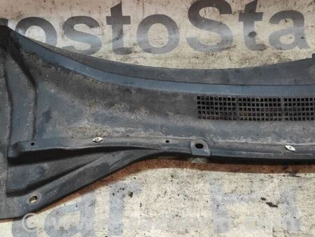 Пластик под лобовое стекло (Жабо) для Nissan X-Trail T30 (2001-2008) Киев 668628H900