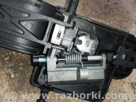 Ручка задней правой двери для Ford Fusion 1 поколение (02-12) Киев 1372505